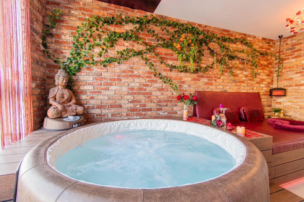 Jacuzzi - Love - Bdsm - Extra Luxury - Ev Chargger - Valentine'S Day - Red Room - Flexible Selfcheckins 28 Загреб Экстерьер фото