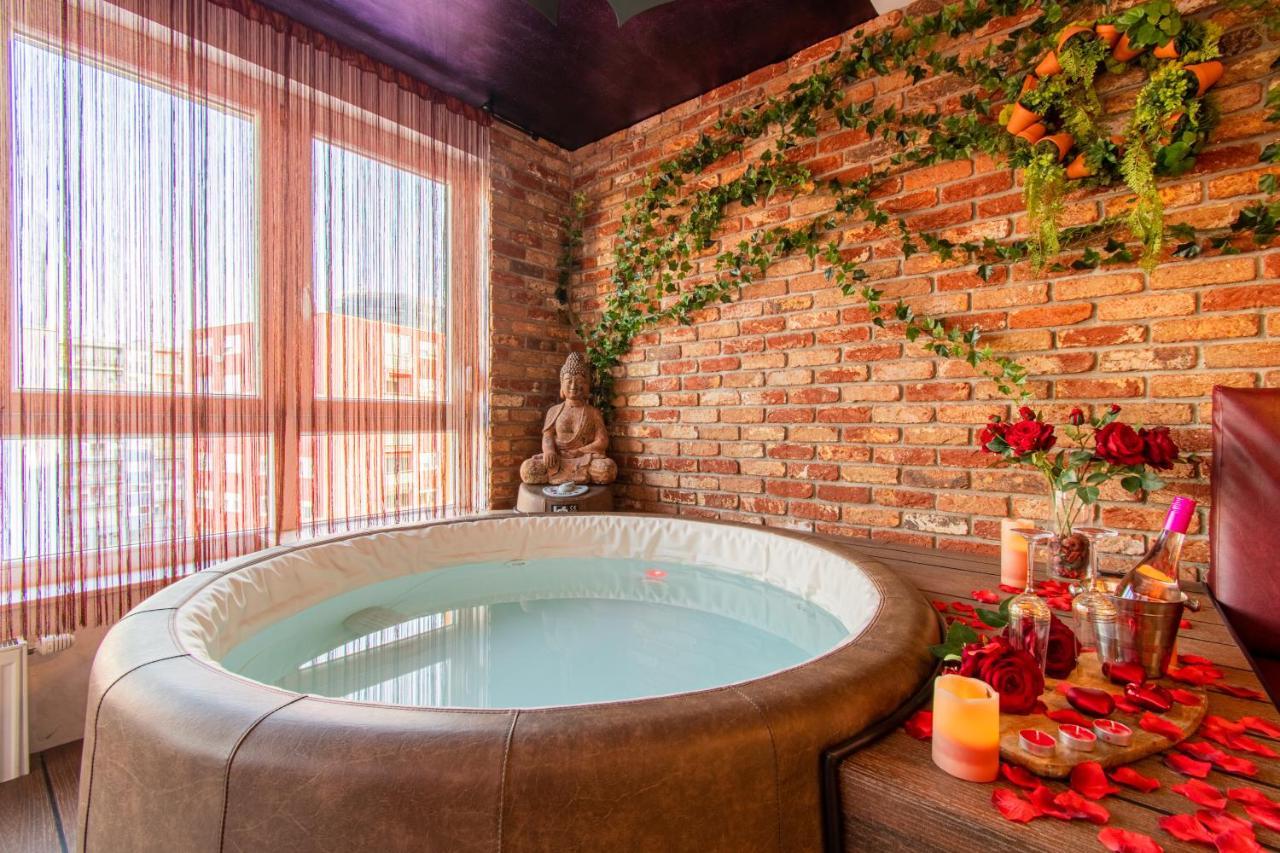 Jacuzzi - Love - Bdsm - Extra Luxury - Ev Chargger - Valentine'S Day - Red Room - Flexible Selfcheckins 28 Загреб Экстерьер фото